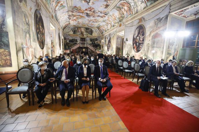 EP v šahu, brežice, slavnostno odprtje | Viteška dvorana na gradu Brežice je s slikovitimi baročnimi freskami gostila slovesnost odprtja ekipnega evropskega prvenstva v šahu.
