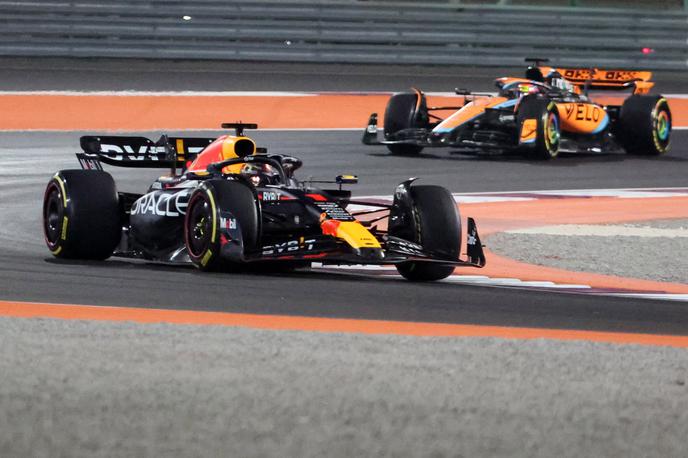 Katar Max Verstappen Red Bull | Max Verstappen je prišel do 14. zmage sezone. Še najbližje sta mu bila oba McLarna. | Foto Reuters