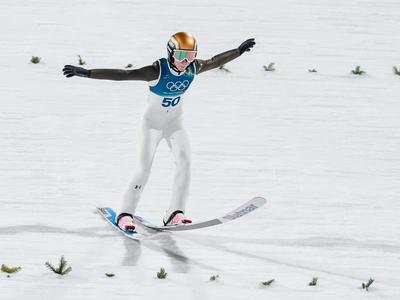 Nika Prevc z izjemnim skokom v finalu Sloveniji prinesla novo medaljo