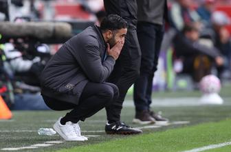 Šeško kljub golu potrt, Amorim na udaru kritik, a ostaja na klopi