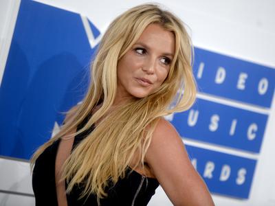 ZDA zapustila tudi Britney Spears