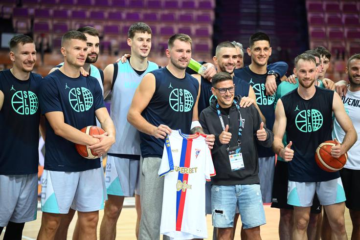 Luka Dončić, Erik Janža | Foto: Guliverimage