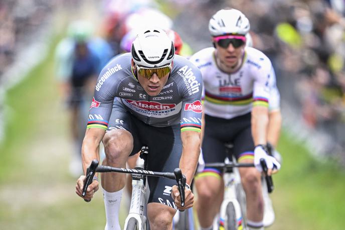 Mathieu van der Poel, Tadej Pogačar, Pariz - Roubaix 2025 | Mathieu van der Poel je na svetovnem pokalu XCO v gorskem kolesarstvu v češkem Novem Mestu dvakrat grdo padel. | Foto Guliverimage
