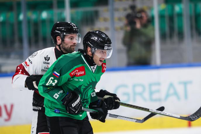 Hk olimpija ljubljana, Nick Bonino | Olimpija gosti trikratnega zaporednega prvaka Salzburg. | Foto Aleš Fevžer