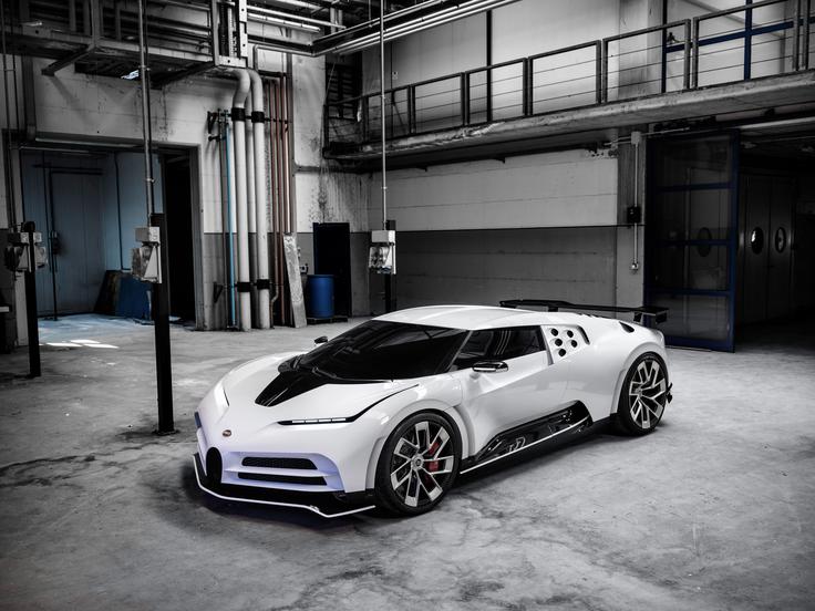 Centodieci poganja osemlitrski šestnajstvaljni motor, ki zmore moč 1.176 kilovatov (1.600 “konjev”) pri sedem tisoč vrtljajih v minuti.  | Foto: Bugatti