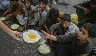 Ali vsakih deset sekund otrok res umre zaradi lakote?