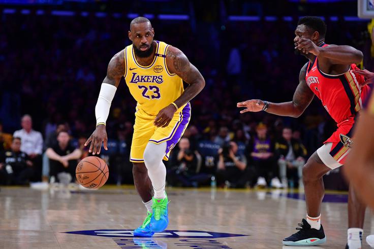 LeBron James je najboljši igralec meseca zahodne konference, Zion Williamson pa je v prvem polčasu povzročal ogromne težave obrambi gostiteljev. Dosegel je kar 21 točk. | Foto: Reuters