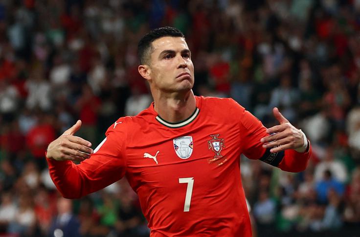 Cristiano Ronaldo bi si lahko s Portugalci zagotovil nastop na SP 2026 že 14. oktobra, a so Madžari izenačili v sodnikovem podaljšku (2:2). | Foto: Reuters