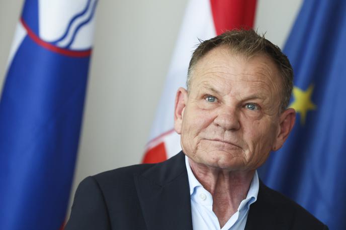 Franci Matoz | Ker po trenutno veljavni uredbi tožilec svojo odločitev ustno sporoči policiji, ta pa mora storilca nemudoma izpustiti, je Franci Matoz pripravil predlog spremembe uredbe o sodelovanju med policijo in tožilstvom. | Foto STA