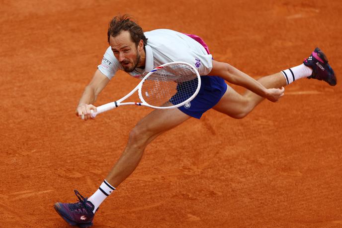 Roland Garros Danil Medvedjev | Danil Medvedjev je znova Roland Garros končal že v prvem krogu. | Foto Reuters