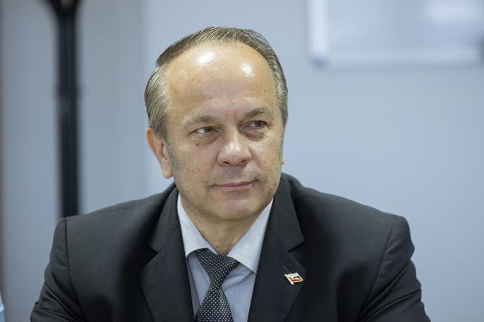 Branko Grims | V Evropski ljudski stranki evroposlancu Branku Grimsu očitajo pomanjkljivo delovno etiko, kontinuirano delovanje proti desnosredinskim in evropskim vrednotam ter delovanje v nasprotju z interesi EPP. | Foto STA