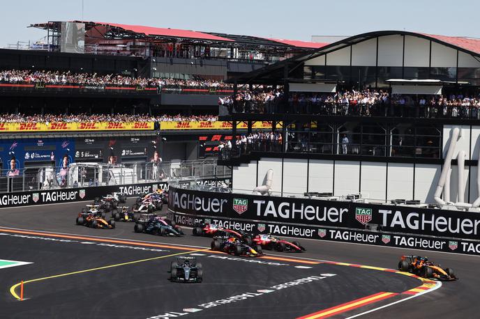 Madrid štart Lando Norris Kimi Antonelli | Prvi zavoj na premierni VN Španije na Madringu. | Foto Reuters