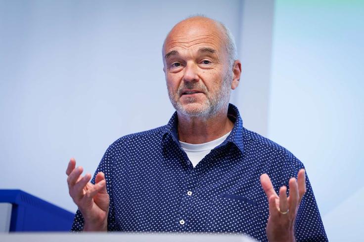 Brane Gregorčič "Ne bo pa to neka izrazita vremenska fronta, ki bi prinesla prepotreben dež. Šlo bo bolj za kratkotrajne nalive in, kot omenjeno, sunke vetra." | Foto: Matic Prevc/STA