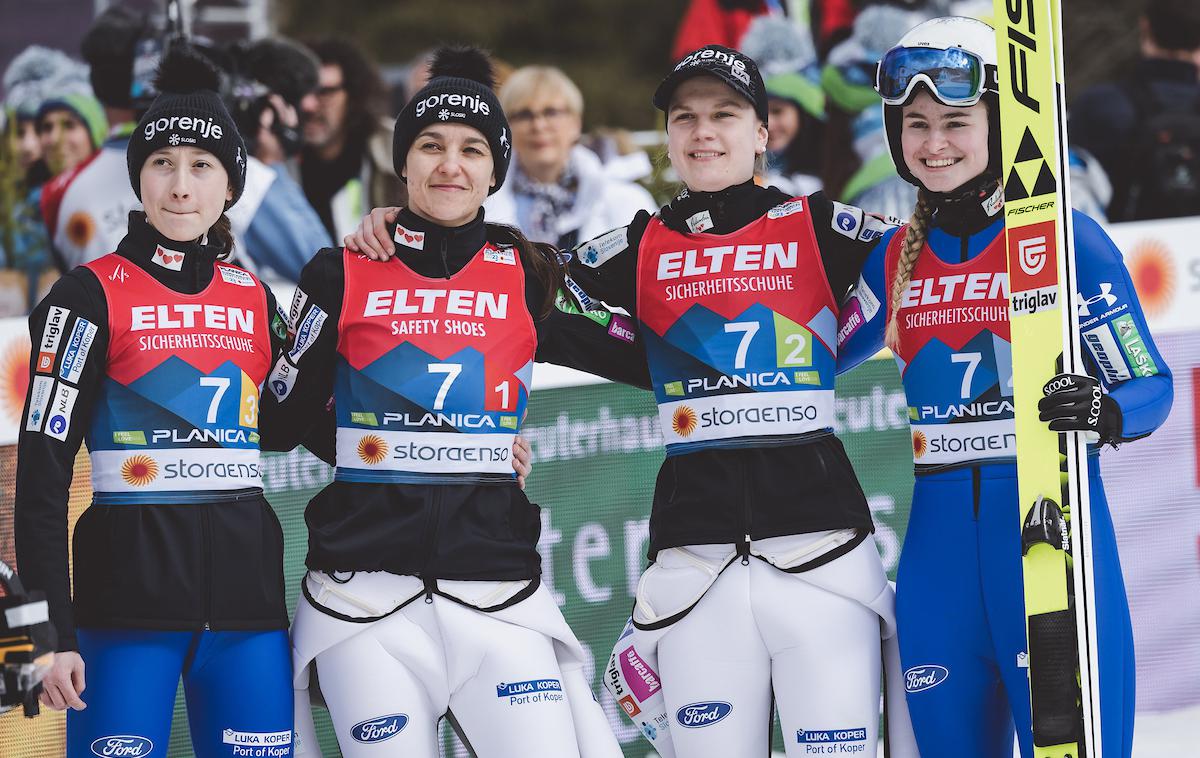 Nika Prevc, Maja Vtič, Ema Klinec, Nika Križnar | Slovenske skakalke bo tudi v prihodnji sezoni vodil Zoran Zupančič. | Foto Sportida