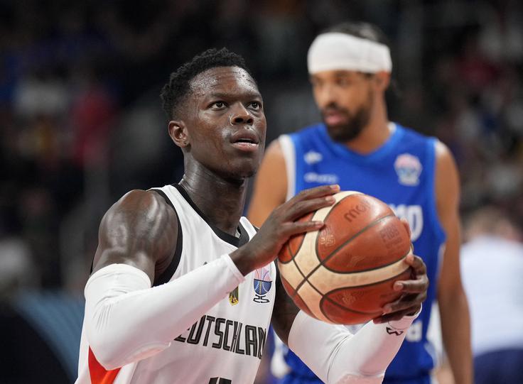 Dennis Schröder je bil najboljši posameznik polfinalnega obračuna s Finci. | Foto: Reuters