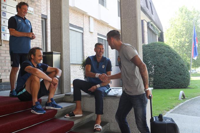 Tako je selektor pozdravil vratarja Vida Belca, enega izmed številnih slovenskih reprezentantov, ki se dokazujejo v Italiji. | Foto: Matic Klanšek Velej/Sportida