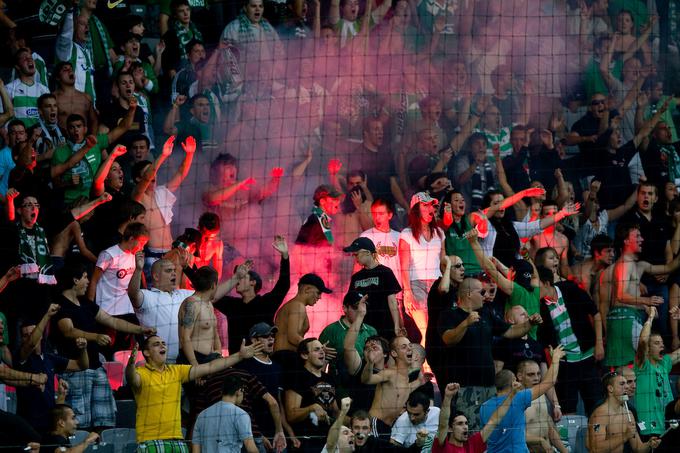 Navijači Olimpije so v večini sezone 2011/12 lahko uživali v všečnem in napadalnem nogometu pod taktirko Dušana Kosića.  | Foto: Vid Ponikvar