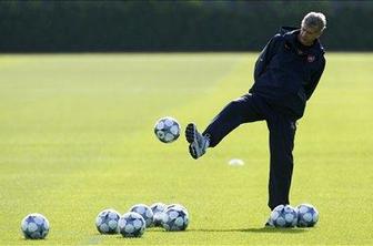 Wenger bo v Vidmu lahko na klopi