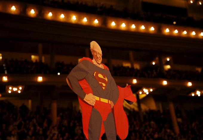 Sanders kot Superman. | Foto: Reuters