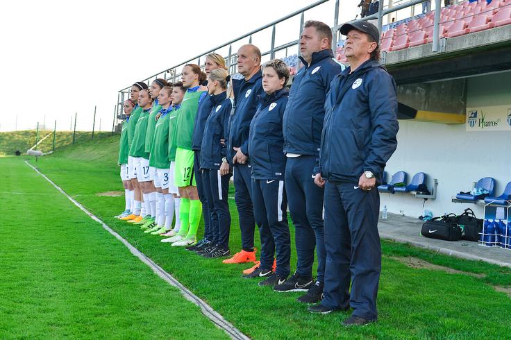 Borut Jarc je na prvem nastopu kot selektor izgubil proti Islandiji (0:2). | Foto: Mario Horvat/Sportida