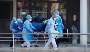 V Franciji umrla najmlajša žrtev novega koronavirusa