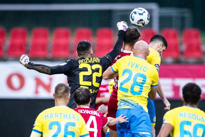prva liga Matjaž Rozman Aluminij KOper | Matjaž Rozman je v deževnem Kidričevem zaustavil prav vse strele Kopra in teh je bilo res veliko. | Foto Jure Banfi