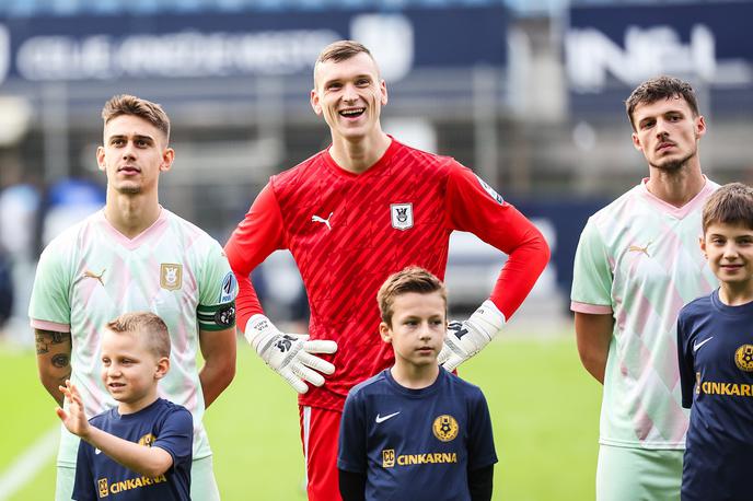 Matevž Vidovšek | Matevž Vidovšek v tej evropski sezoni v Stožicah sploh še ni prejel zadetka. | Foto Aleš Fevžer