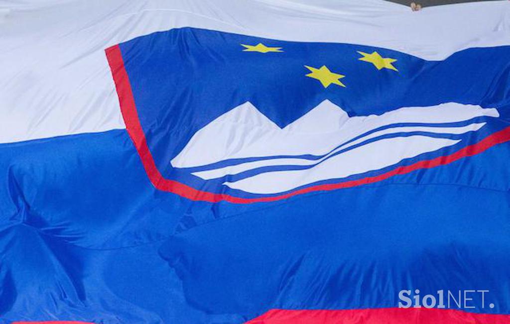 Slovenija zastava navijači