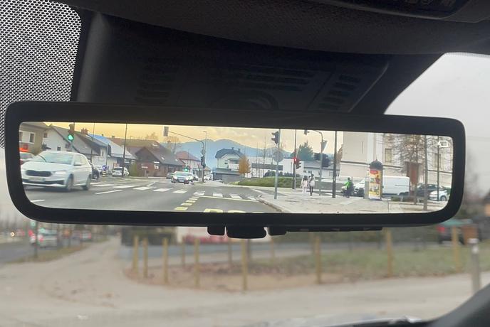 Nova vrsta ogledala: poglejte to očitno razliko #video