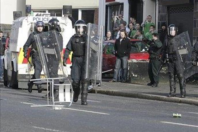 V Belfastu neredi pred nogometno tekmo s Poljsko