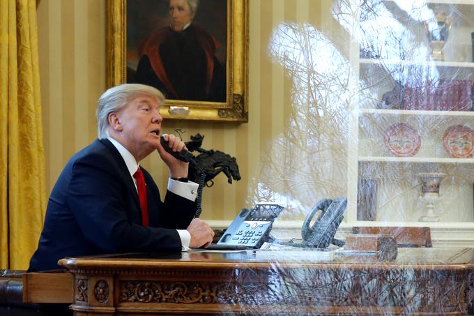 Novi ameriški predsednik Donald Trump ni kriv za padanje zaupanja v politične ustanove v ZDA. | Foto: Reuters
