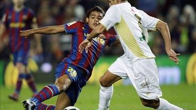 Barcelona podaljšala z Dos Santosom