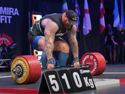 Islandski Thor spet podrl svetovni rekord v deadliftu, dvignil je 510 kilogramov