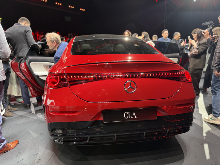 Mercedes bo električnega CLA ponujal z dvema kapacitetama baterije, pri večji bosta na voljo tako sprednji pogon kot tudi pogon na vsa štiri kolesa. | Foto: Gregor Pavšič