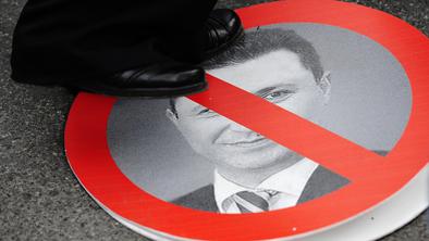 V Skopju več tisoč Albancev proti vladi in diskriminaciji