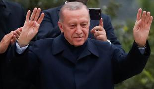 Erdogan že tretjič zaprisegel kot predsednik Turčije