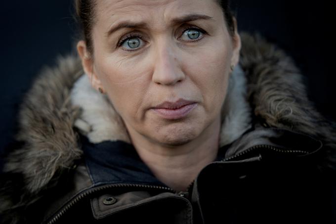 Zaradi okužb z mutiranim virusom so morali na Danskem pomoriti na milijone nork. Po obisku ene od danskih kmetij, kjer so redili norke, je Frederiksnova pred novinarje stopila z objokanimi očmi. | Foto: Reuters