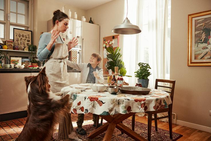 Skupni trenutki za mizo z otroki so pogosto nepopolni, a najbolj pristni.  | Foto: Spar