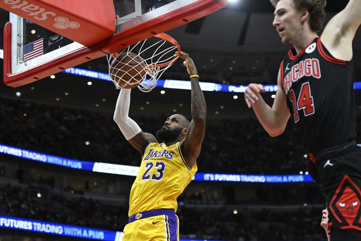 LeBron James je s soigralci v tretji četrtini dodal plin. | Foto: Guliverimage