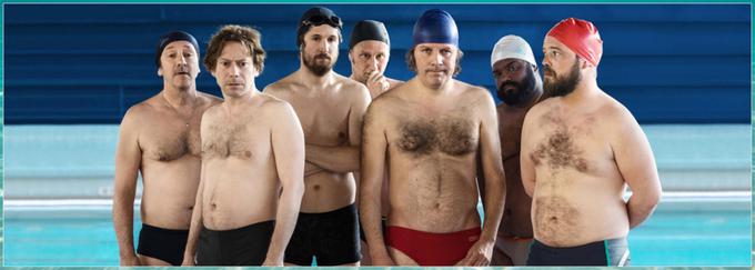 Francoska komedija o skupini štiridesetletnikov, ki se v krizi srednjih let in iskanju smisla življenja odločijo ustanoviti prvi klub sinhronega plavanja za moške. Čeprav naletijo na posmeh, se z vaditeljico in nekdanjo prvakinjo spustijo v neverjetno pustolovščino.

 | Foto: 