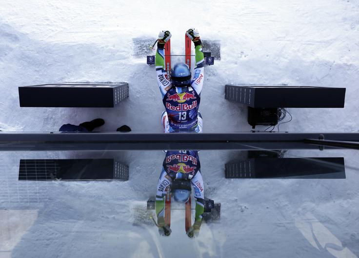 Miha Hrobat podporo čuti tudi s strani opremljevalca s smučmi. | Foto: Reuters