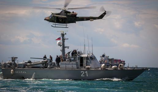 Slovenija bo za obrambo namenila milijarde: na seznamu osemkolesniki, helikopterji in rakete