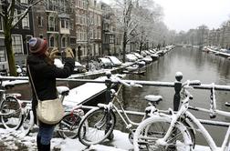 Ali zaradi treh centimetrov snega Nizozemski grozi prometni kolaps?