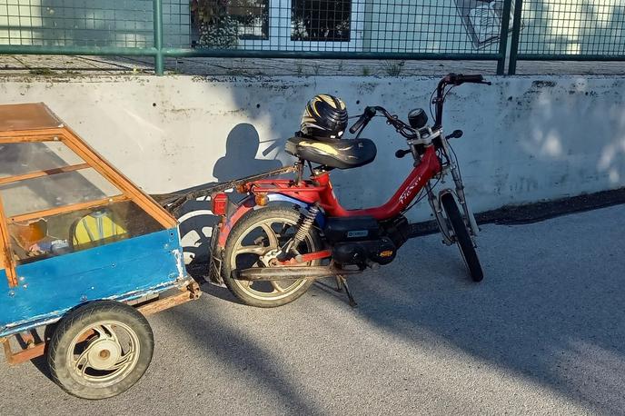 prevoz, otrok, prikolica | Vozniku mopeda so prepovedali nadaljnjo vožnjo.  | Foto PU Maribor