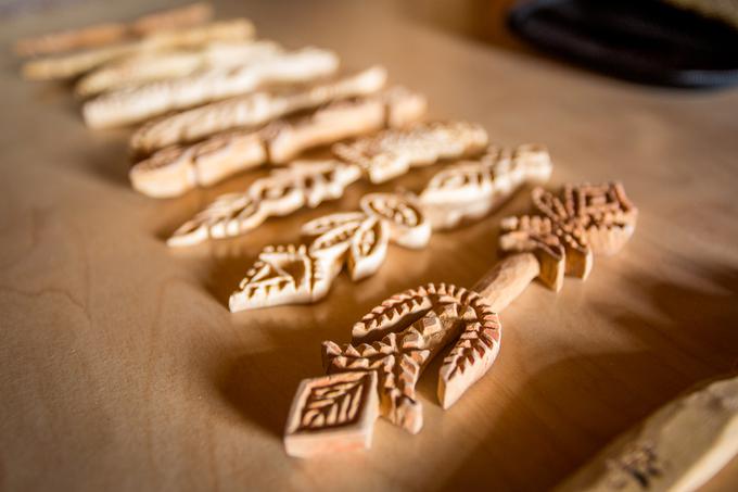 Pisave Rezke Mali, s katerimi okrašuje trnič. | Foto: Žiga Zupan/Sportida