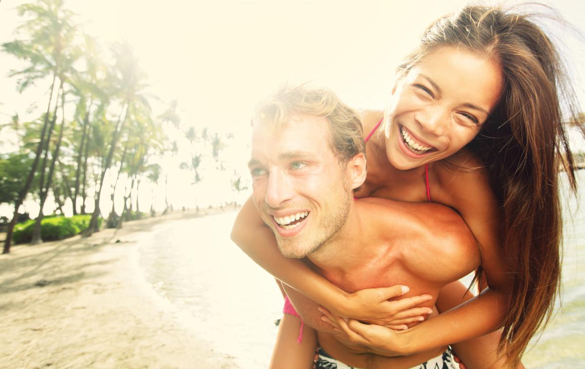 ljubezen, poletje, morje, mladi | Foto Shutterstock