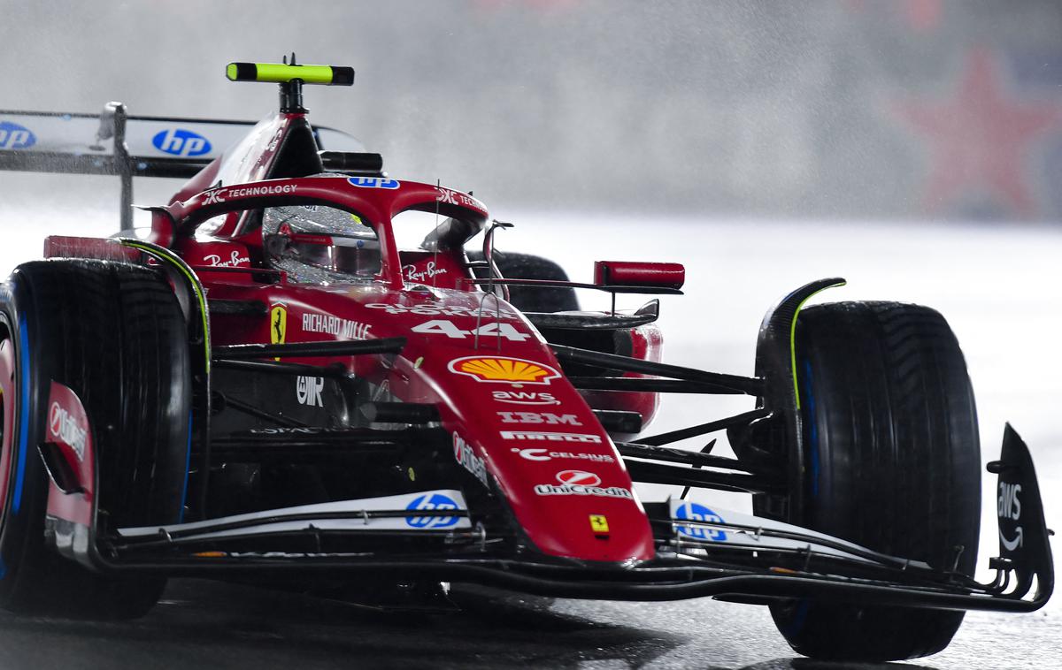 Las Vegas Lewis Hamilton Ferrari | Lewis Hamilton je kvalifikacije, ko je postavil čas kroga, prvič končal na zadnjem, 20. mestu. | Foto Reuters