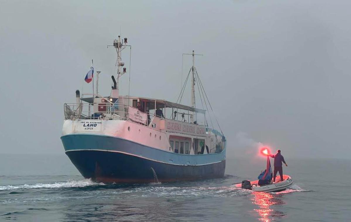 Ladja Laho | Znamenita ladja Laho je bila zgrajena leta 1903 in je nekoč služila kot vojaška ladja. V Slovenijo jo je pripeljal Viko Kveder in jo skupaj z ekipo preuredil v ladjo za prevoz potnikov. | Foto Facebook/Ladja LAHO - Adriatic Safari