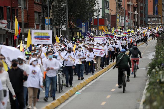Tako je bilo v nedeljo na ulicah Bogote v Kolumbiji. | Foto: Reuters