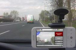 Do avtomobilske črne skrinjice kar s pomočjo mobilnega telefona